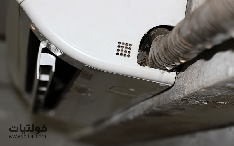 مشكلة نزول الماء من المكيف