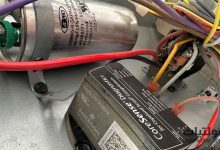 كيفية اختبار مكثف المكيف بأمان